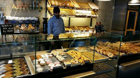 Brothers Cafe & Bäckerei